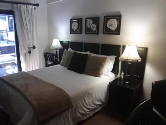 Room image 4