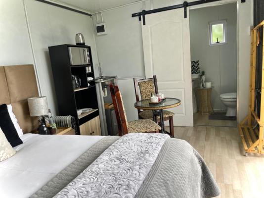 Room image 4