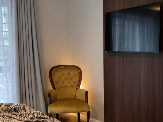 Room image 3