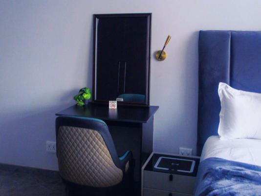 Room image 3