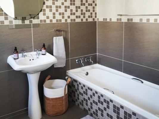 Hillton Manor Self-catering Apartments - 255320