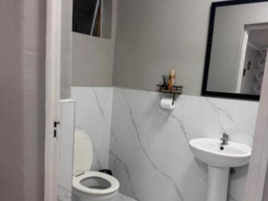 Room image 1