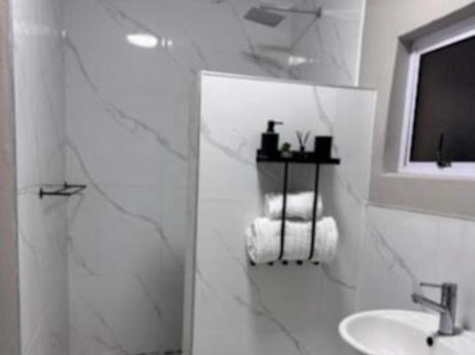 Room image 3