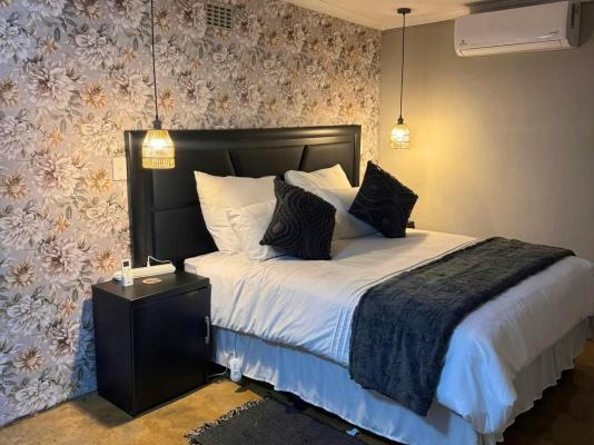 Room image 8