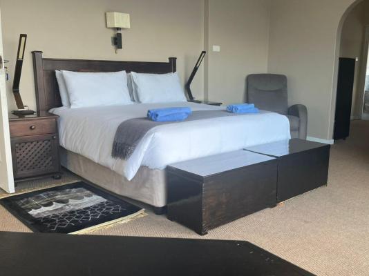 Room image 5