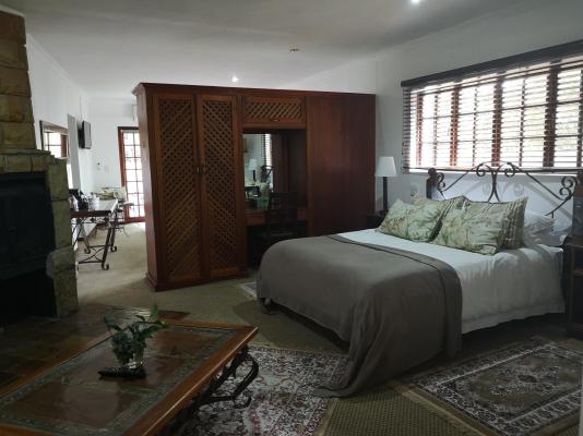 Room image 4