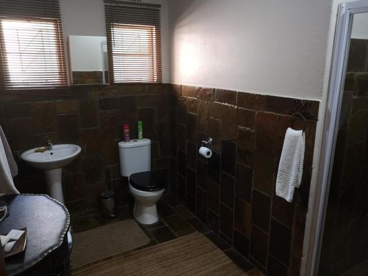Room image 4