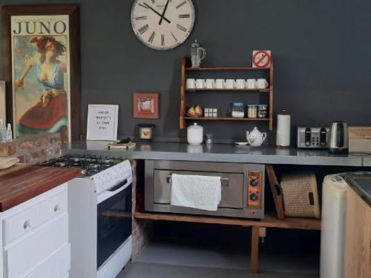 Kimi's Self Catering Guest Cottage - Breakfast area