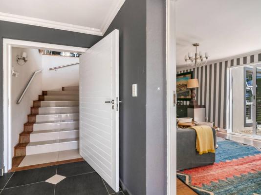Phillip Villa - 256055