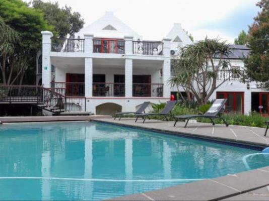 Inhle Executive Suites - Swimming pool