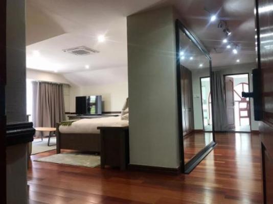 Inhle Executive Suites - Photo of the whole room
