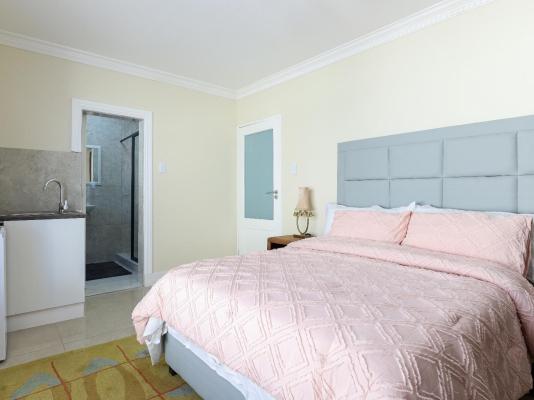 Camdale Guesthouse - 256256