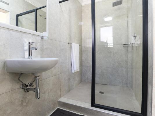Camdale Guesthouse - 256258