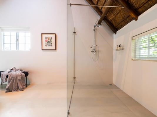 Room image 1