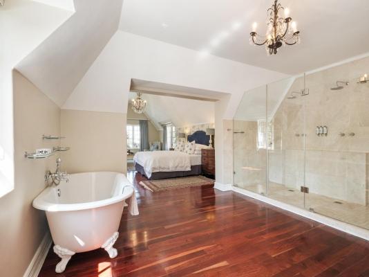 Room image 1