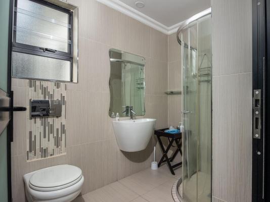 Room image 4