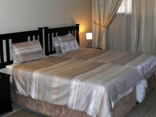 Room image 4