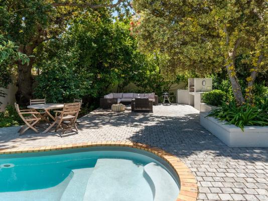 Oak Manor Boutique Guest House - 256852