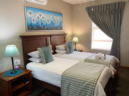 Room image 4