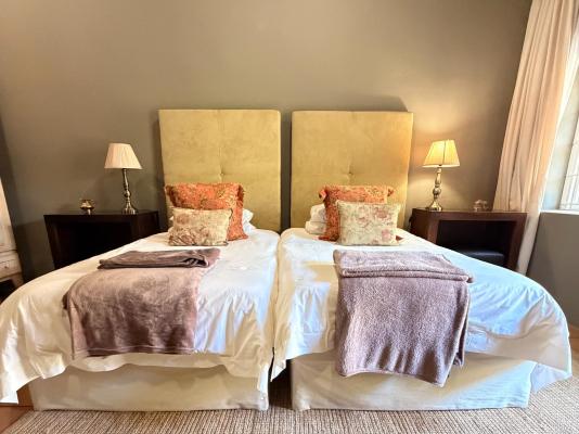 Room image 4