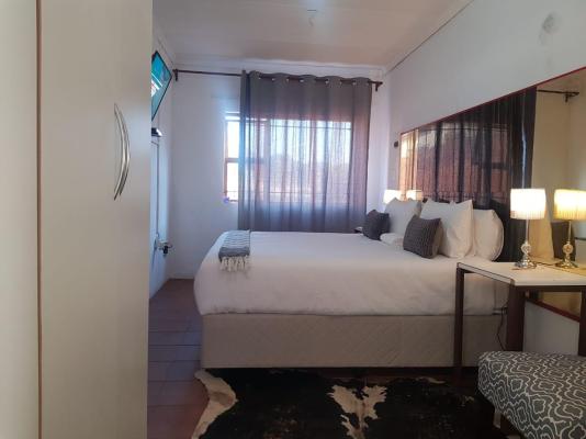 Room image 3