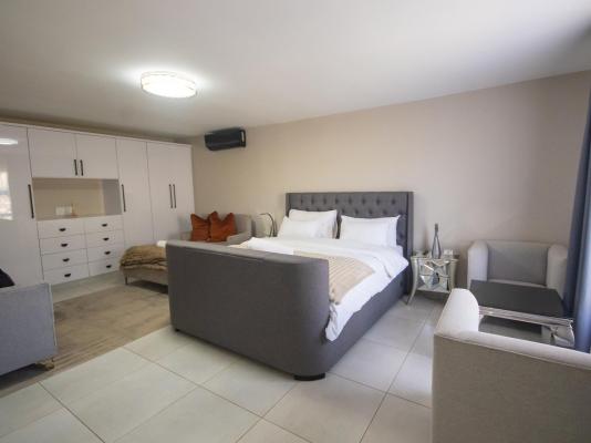 Room image 5