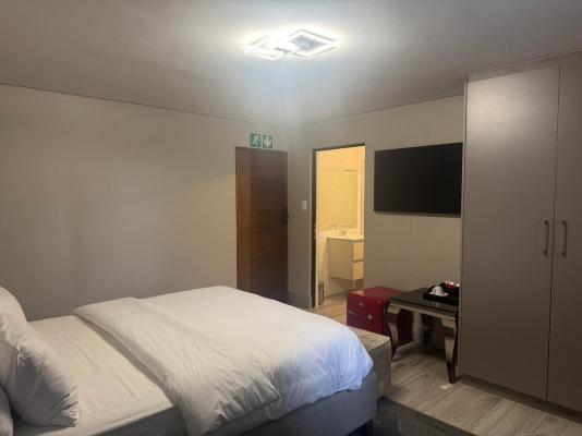 Room image 1