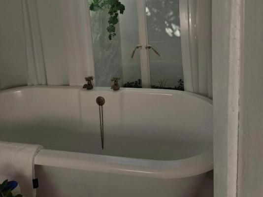Room image 4