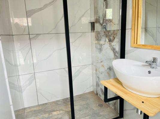 Stratfords Guesthouse - 257902