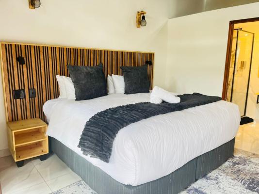 Stratfords Guesthouse - 257942