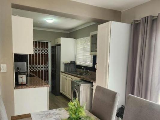 Hillton Manor Self-catering Accommodation - Breakfast area