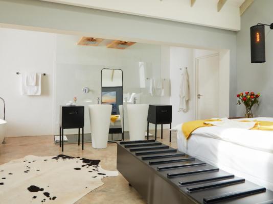 Room image 1