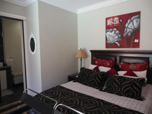 Room image 3