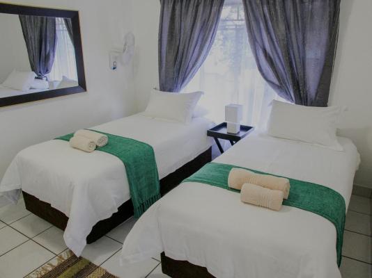 Room image 12