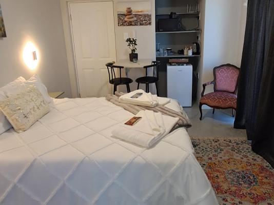 Room image 4