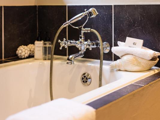 Room image 1