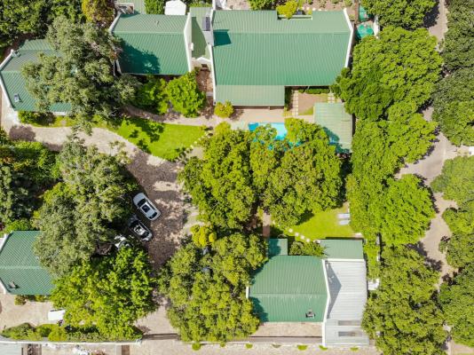 Sunninghill Guest Lodge - 260577