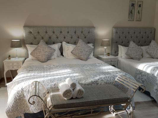 Room image 4