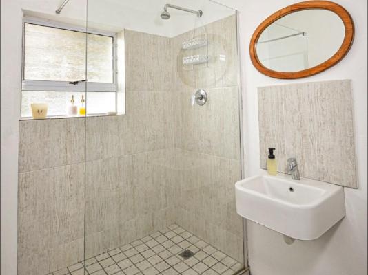 Room image 5