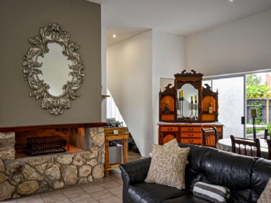 Room image 4