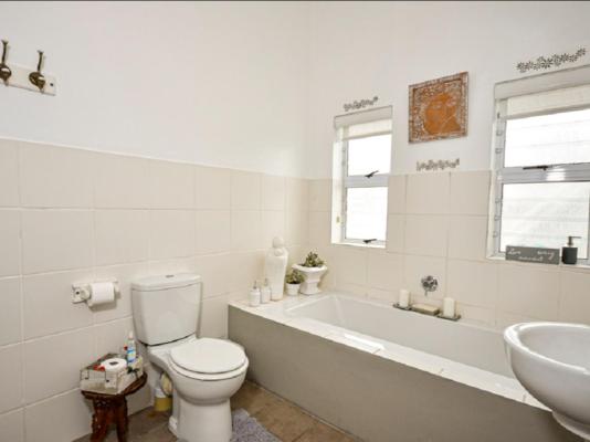 Room image 12
