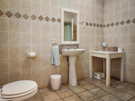 Room image 4