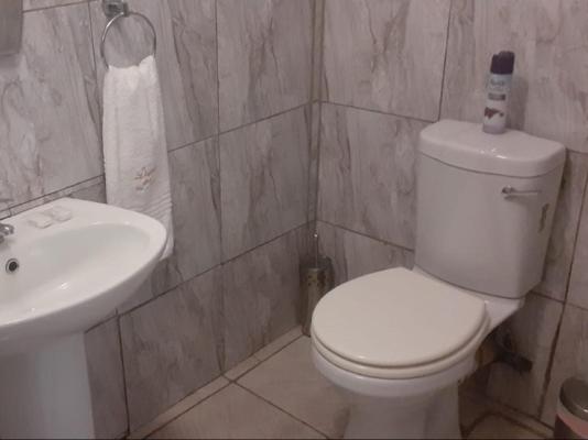 Room image 4
