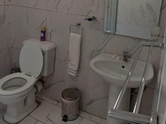 Room image 1