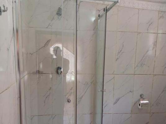 Room image 3
