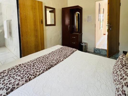 Room image 5
