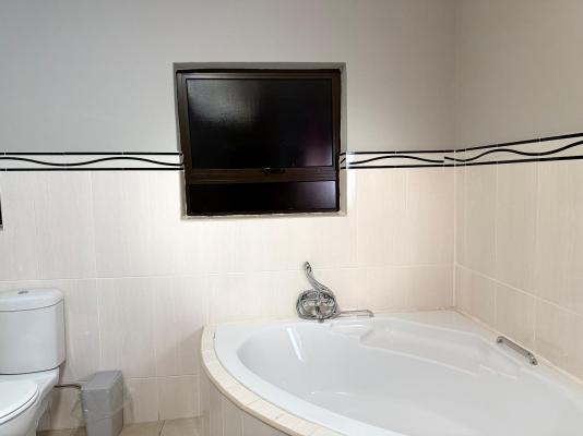 Room image 18
