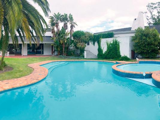 Houw Hoek Hotel - 261217
