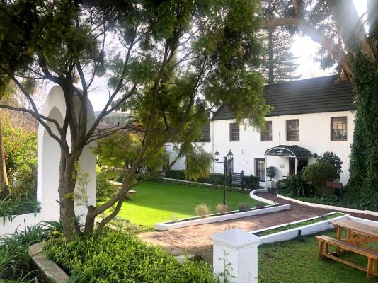 Houw Hoek Hotel - 261233