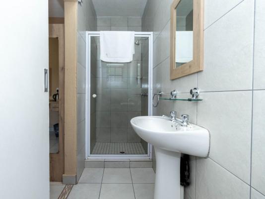 Room image 1